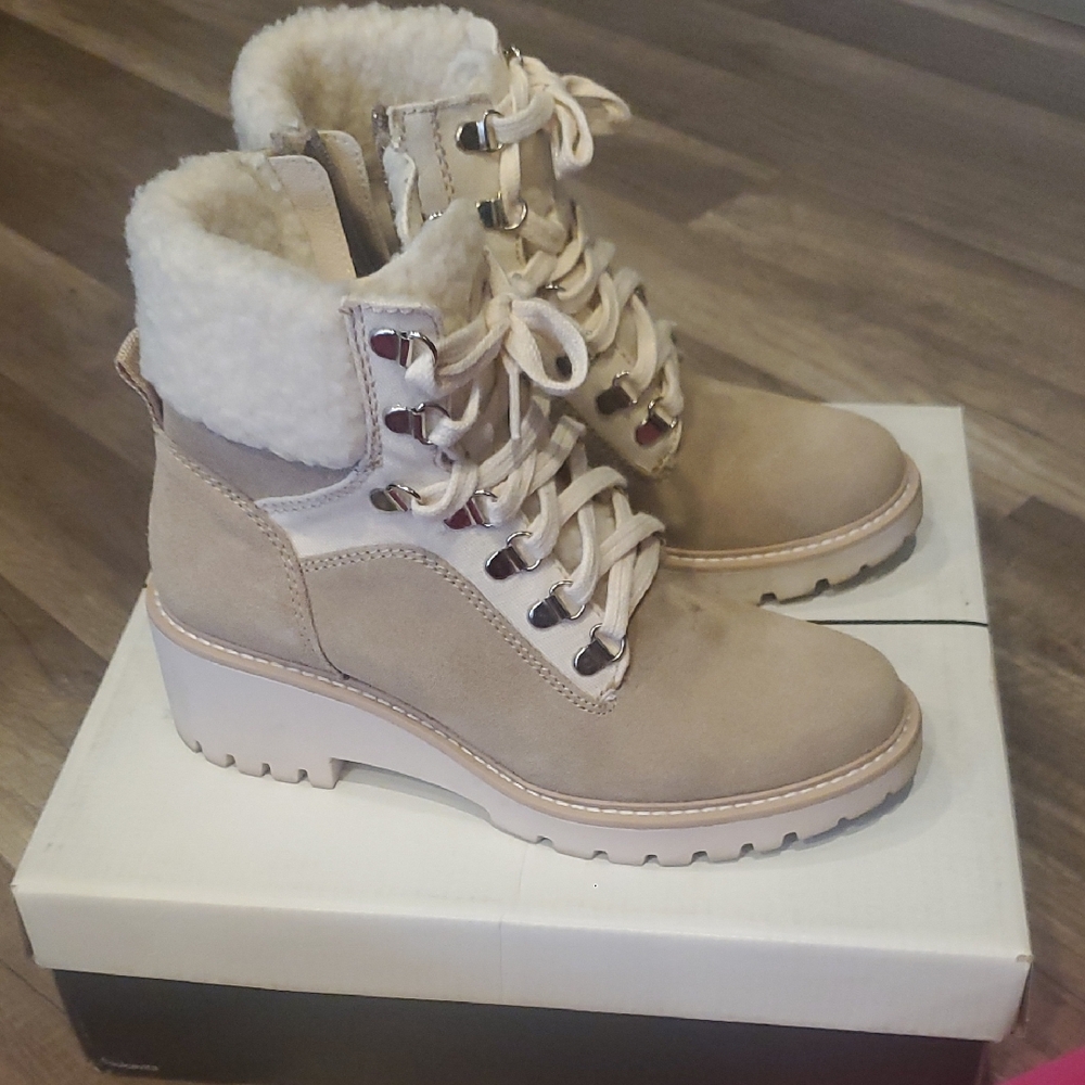 Cozy Beige Lace-Up Winter Boots